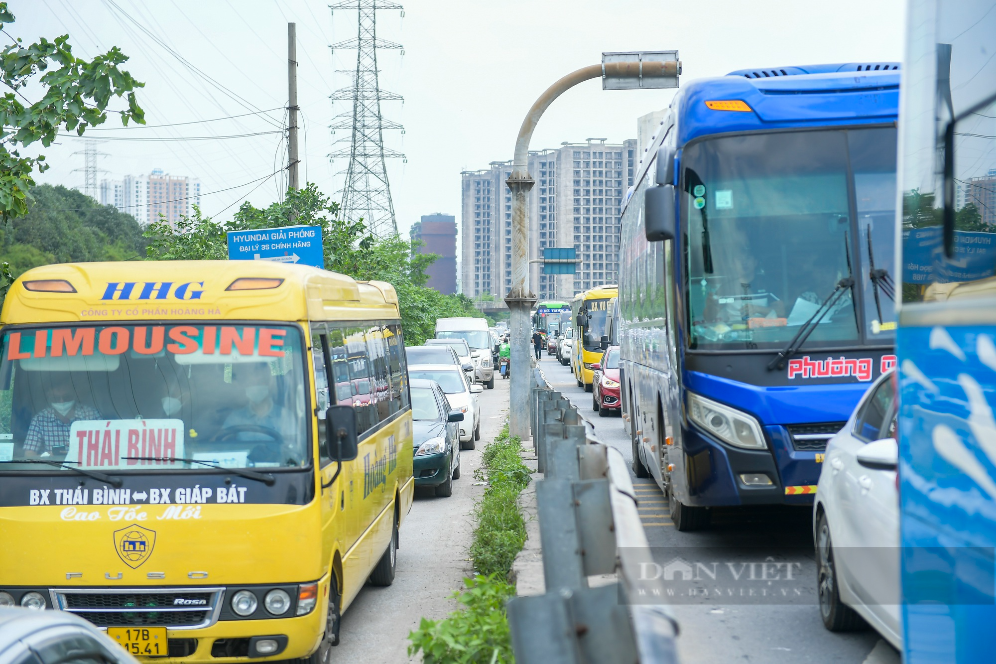 Người dân vẫn không thoát cảnh ùn tắc dù trở lại Hà Nội sớm 1 ngày - Ảnh 6.