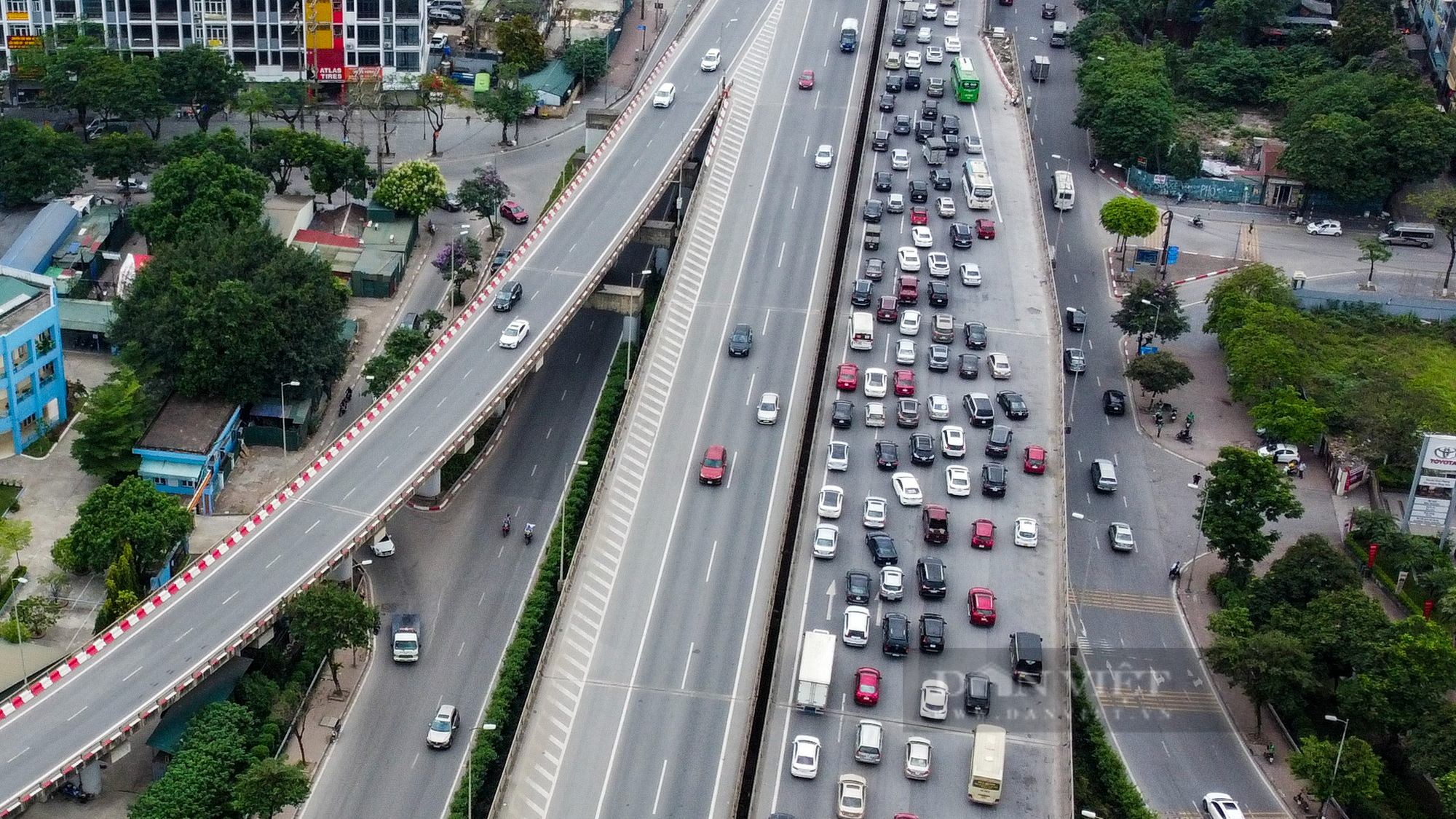 Người dân vẫn không thoát cảnh ùn tắc dù trở lại Hà Nội sớm 1 ngày - Ảnh 8.