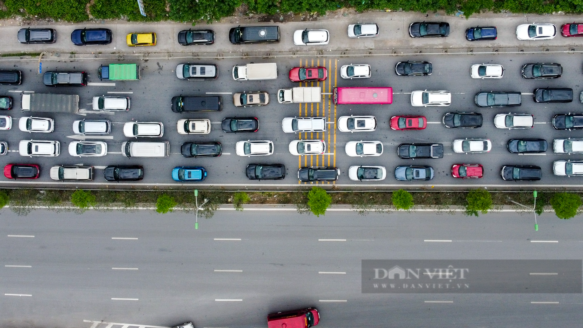 Người dân vẫn không thoát cảnh ùn tắc dù trở lại Hà Nội sớm 1 ngày - Ảnh 14.