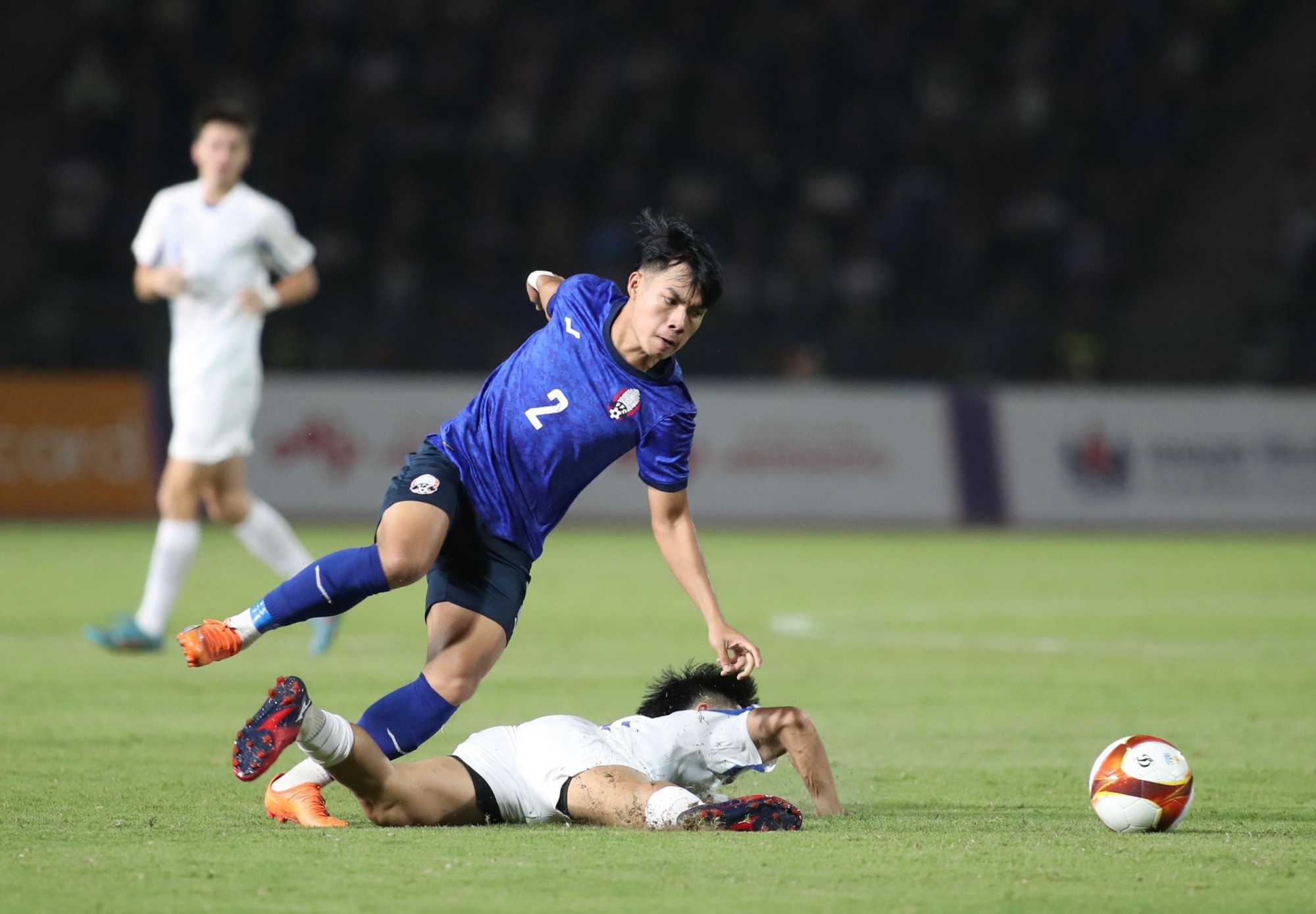 HLV Keisuke Honda không hài lòng trước trận hoà U22 Philippines - Ảnh 2.