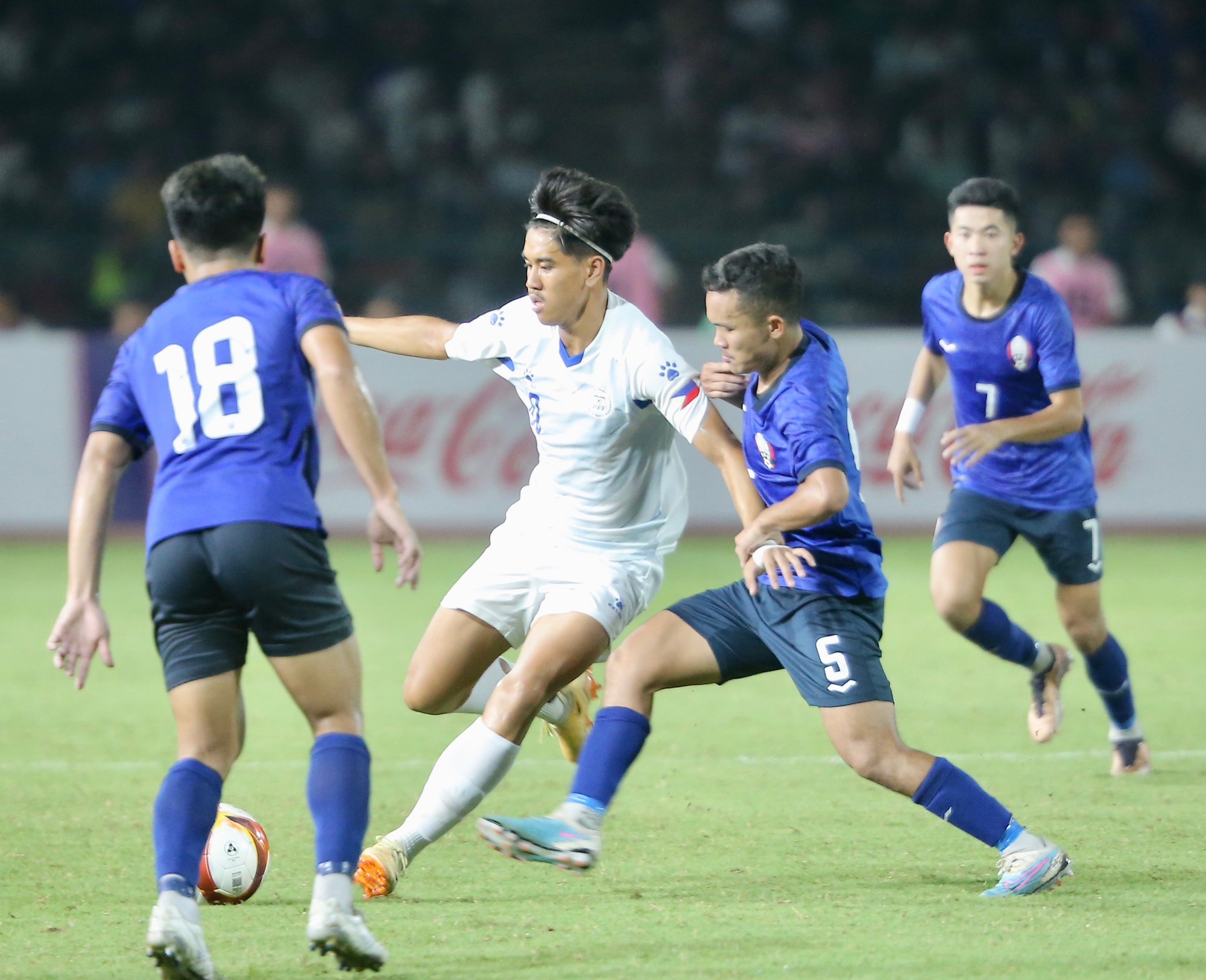HLV Keisuke Honda không hài lòng trước trận hoà U22 Philippines - Ảnh 9.