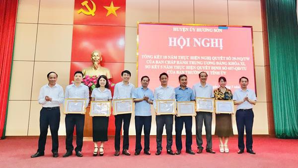 Hương Sơn: Tăng cường lắng nghe, đối thoại với Nhân dân, đổi mới giáo dục và đào tạo - Ảnh 2. Hương Sơn: Tăng cường lắng nghe, đối thoại với Nhân dân, đổi mới giáo dục và đào tạo - Ảnh 2.