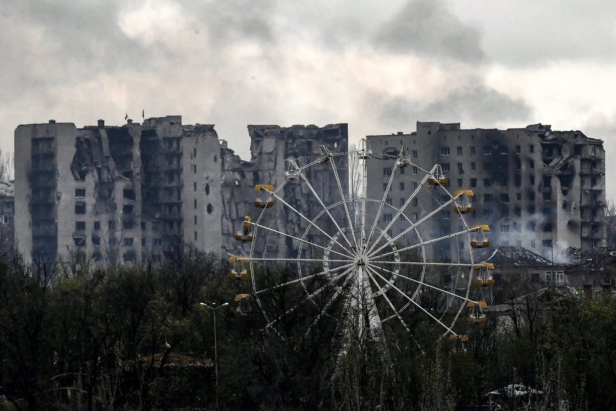 Bên trong 'cối xay thịt Bakhmut': Cách Nga buộc Ukraine rút lui khỏi Bakhmut- 'pháo đài' ở Donbass  - Ảnh 2.