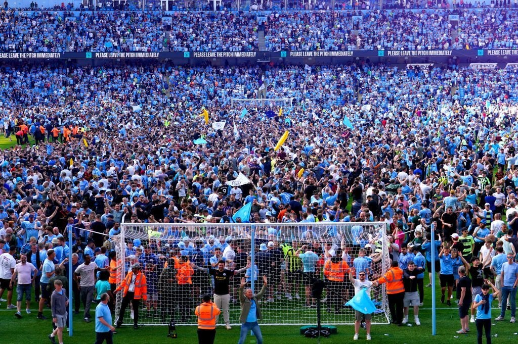 Chùm ảnh: Man City đăng quang chức vô địch Premier League 2022/23 - Ảnh 2.