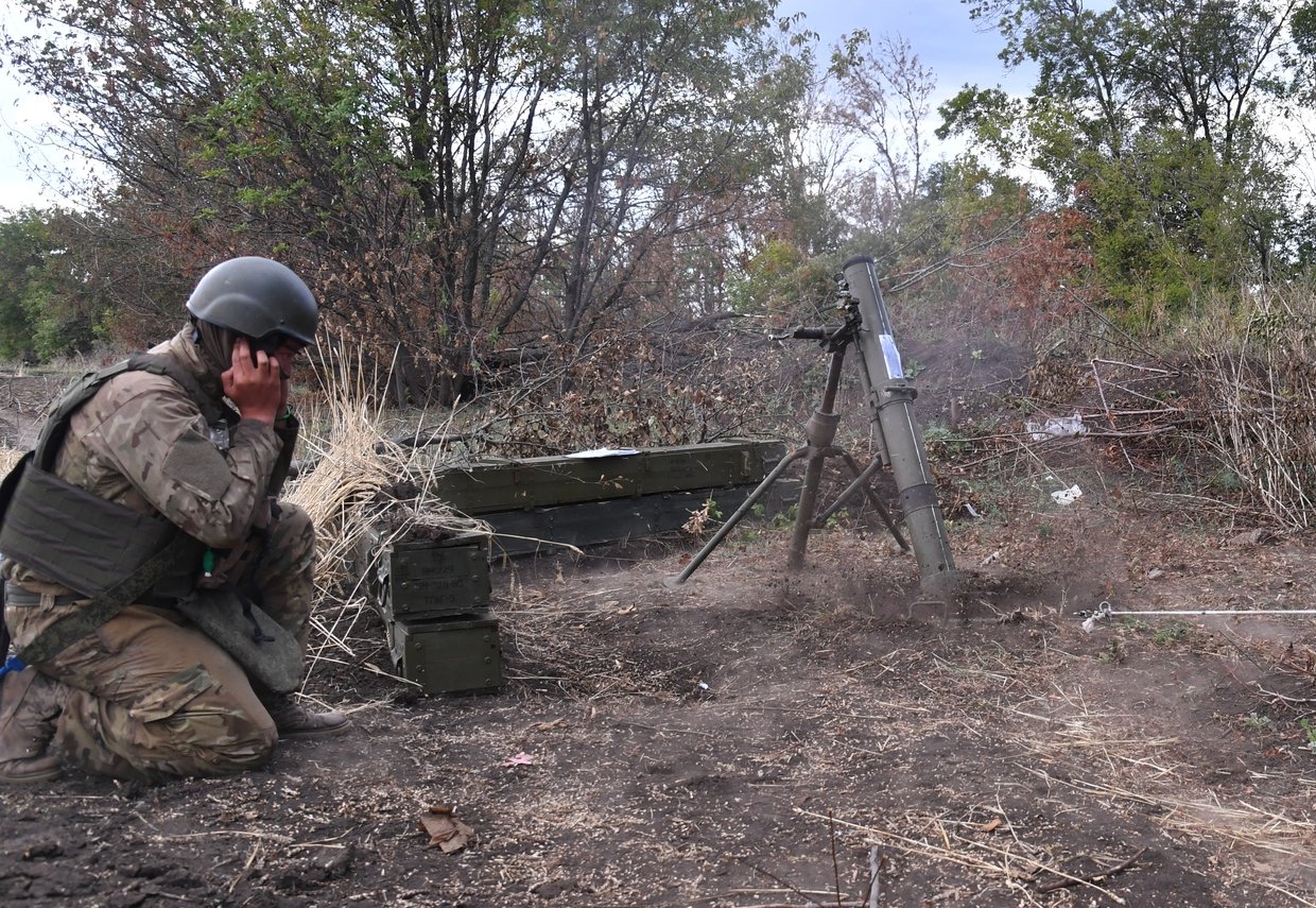 Bên trong 'cối xay thịt Bakhmut': Cách Nga buộc Ukraine rút lui khỏi Bakhmut- 'pháo đài' ở Donbass  - Ảnh 3.