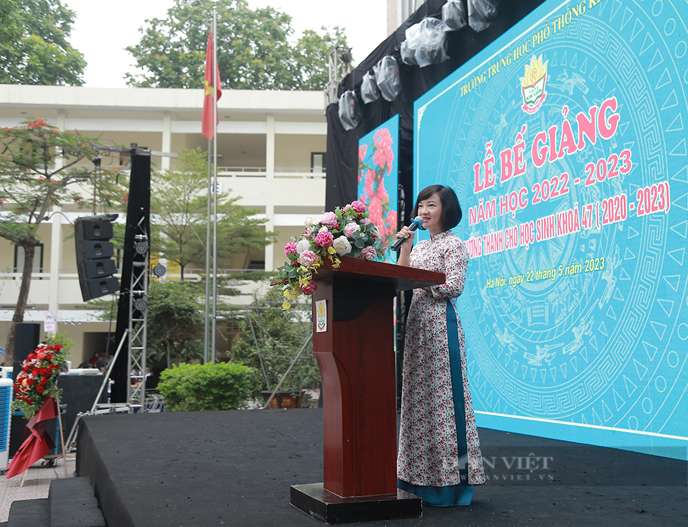 Nam sinh nói lời chia tay trong lễ bế giảng khiến toàn trường lặng người: Hay hơn văn mẫu - Ảnh 1.