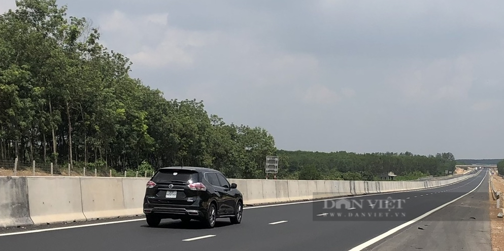 Tài xế bất ngờ khi thấy biển báo hạn chế tốc độ 60km/h trên cao tốc Phan Thiết – Dầu Giây - Ảnh 4.