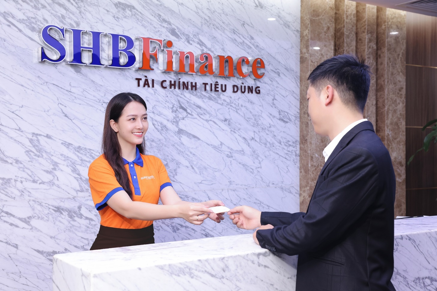 SHB hoàn tất chuyển nhượng 50% vốn điều lệ SHBFinance cho đối tác Krungsi - Ảnh 1.