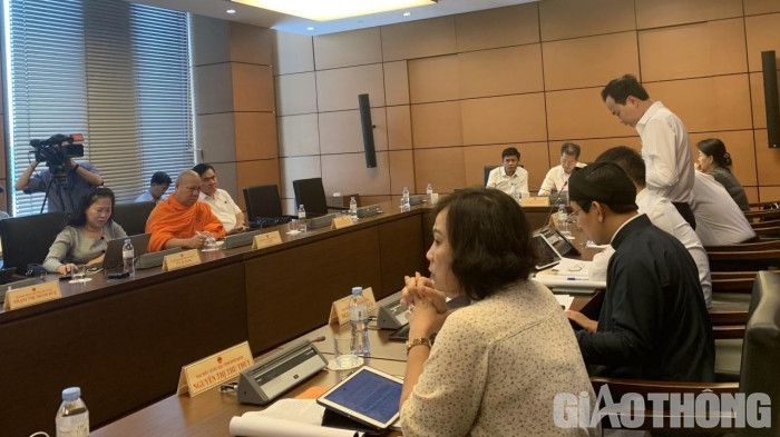 Bộ trưởng Tài chính: &quot;Có lúc, sửa 1 cái hàng rào cũng chờ vốn đầu tư công&quot; - Ảnh 2.