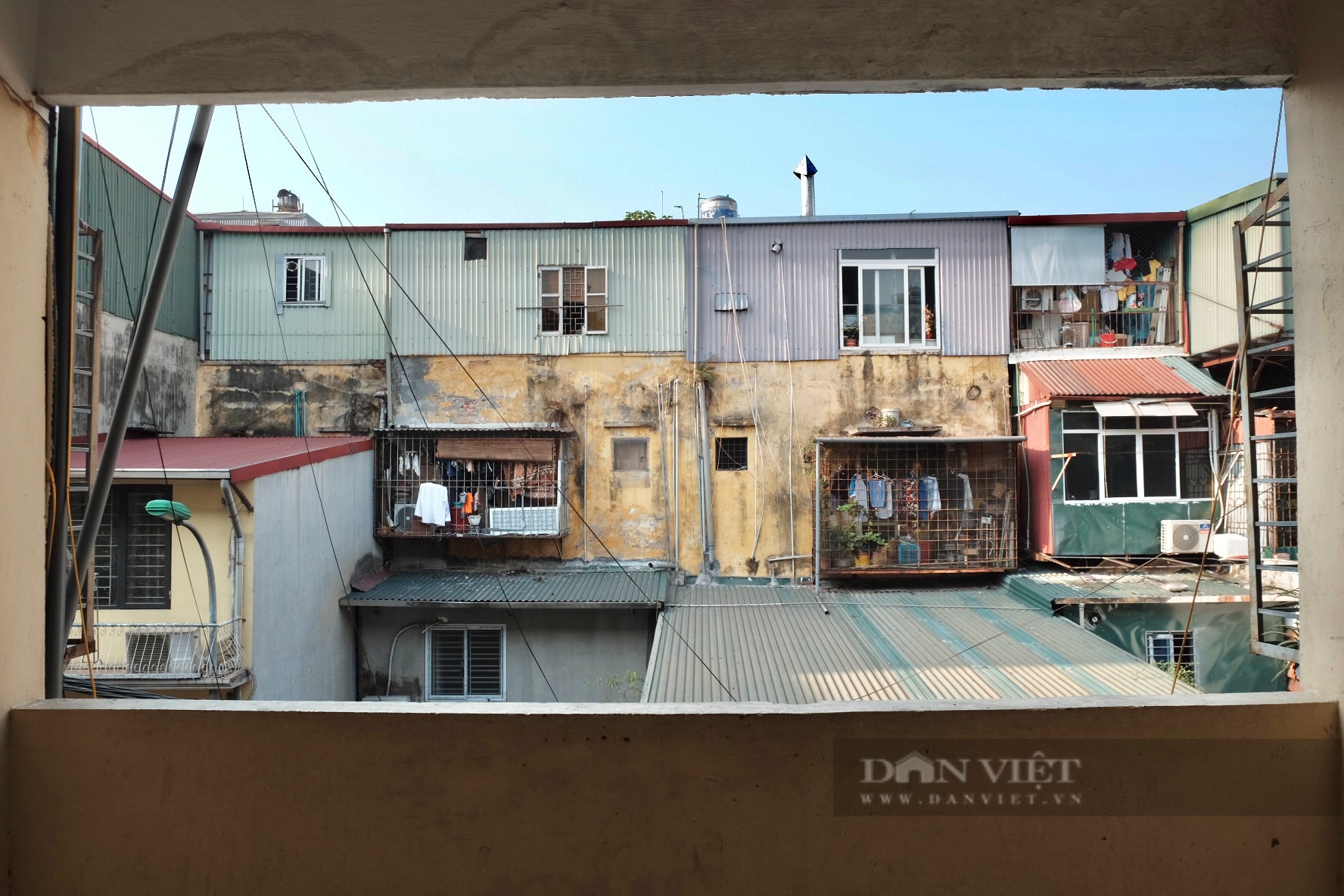 Một số khu tập thể cũ ở Hà Nội tiềm ẩn nguy cơ cháy, nổ - Ảnh 4.