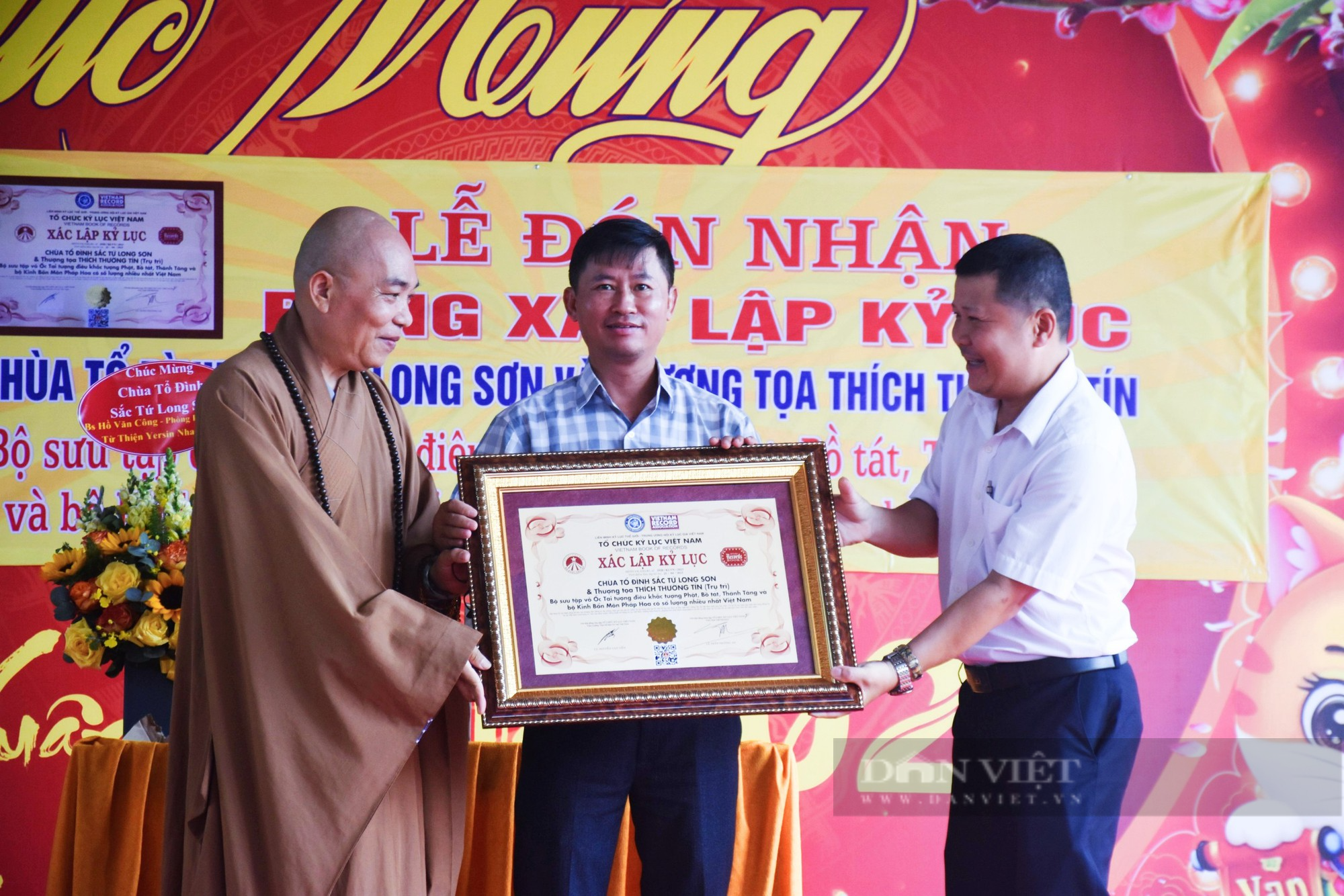 Độc đáo ngôi chùa có bộ sưu tập điêu khắc tượng Phật trên vỏ ốc xác lập kỷ lục Việt Nam - Ảnh 2.