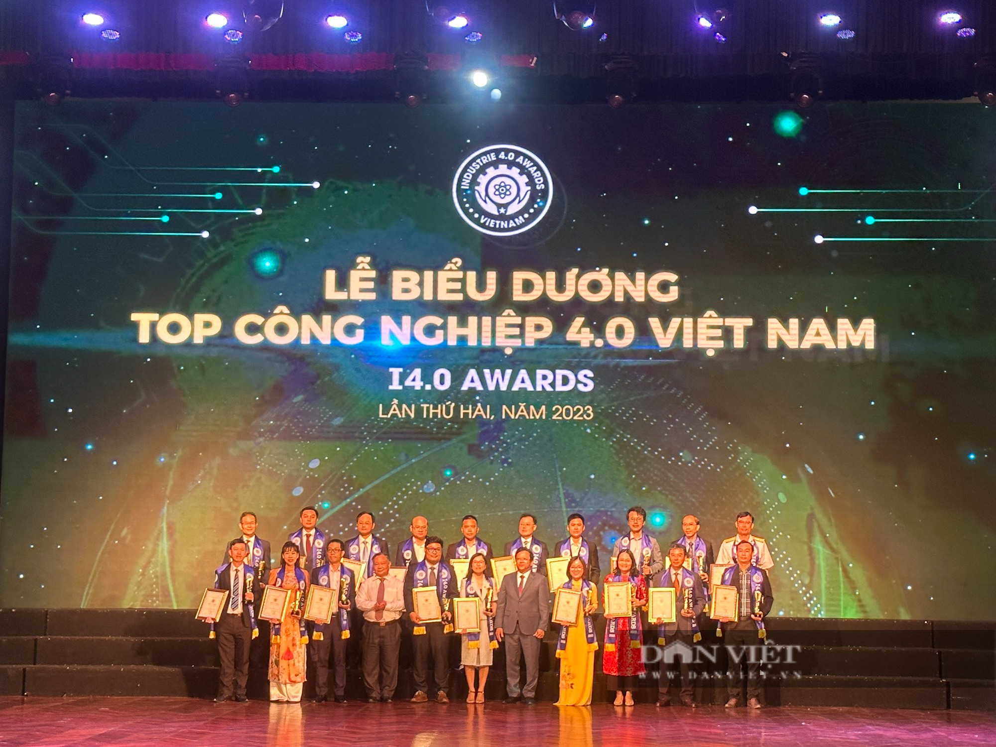 Khuyến khích, vinh danh địa phương, doanh nghiệp tham gia cuộc cách mạnh 4.0 và tiến trình chuyển đổi số - Ảnh 1.