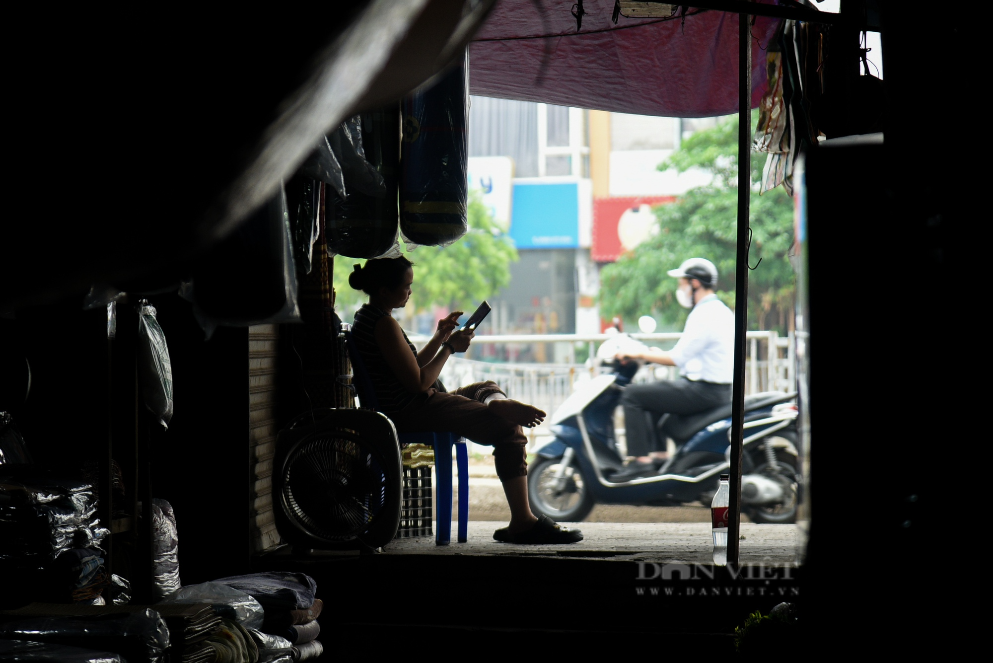 Ảnh ấn tượng tuần: Hải quân Trung Quốc thăm Đà Nẵng và &quot;kho vàng lộ thiên&quot; ở Hà Nội - Ảnh 8.