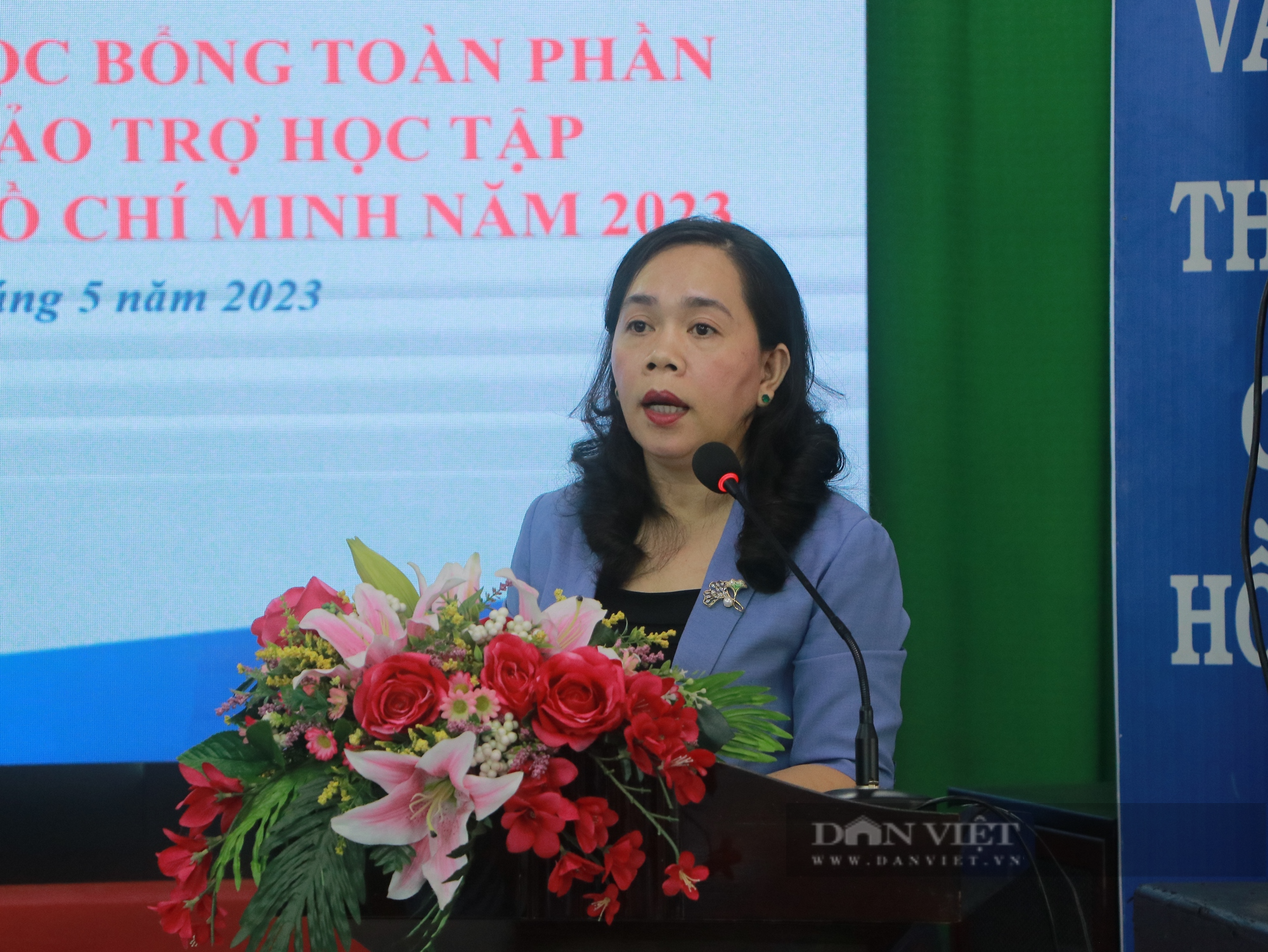 Hội Nông dân TP.HCM trao học bổng, bảo trợ học tập trẻ em mồ côi có hoàn cảnh khó khăn - Ảnh 1.
