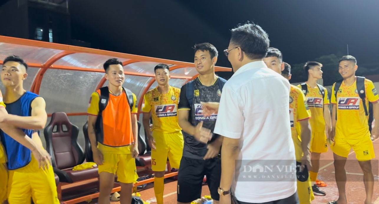 Bầu Đoan xuống sân thưởng nóng 500 triệu sau trận thắng Viettel FC - Ảnh 5.