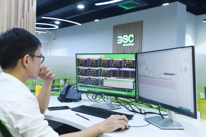 Nhiều nhóm ngành sẽ hưởng lợi từ việc giảm lãi suất - Ảnh 1.