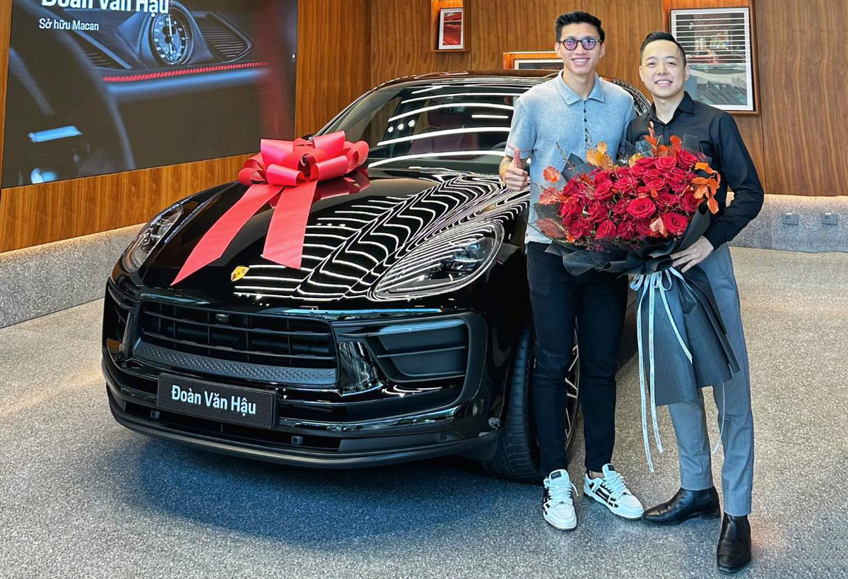 Đoàn Văn Hậu tậu Porsche Macan gần 5 tỷ đồng - Ảnh 1.