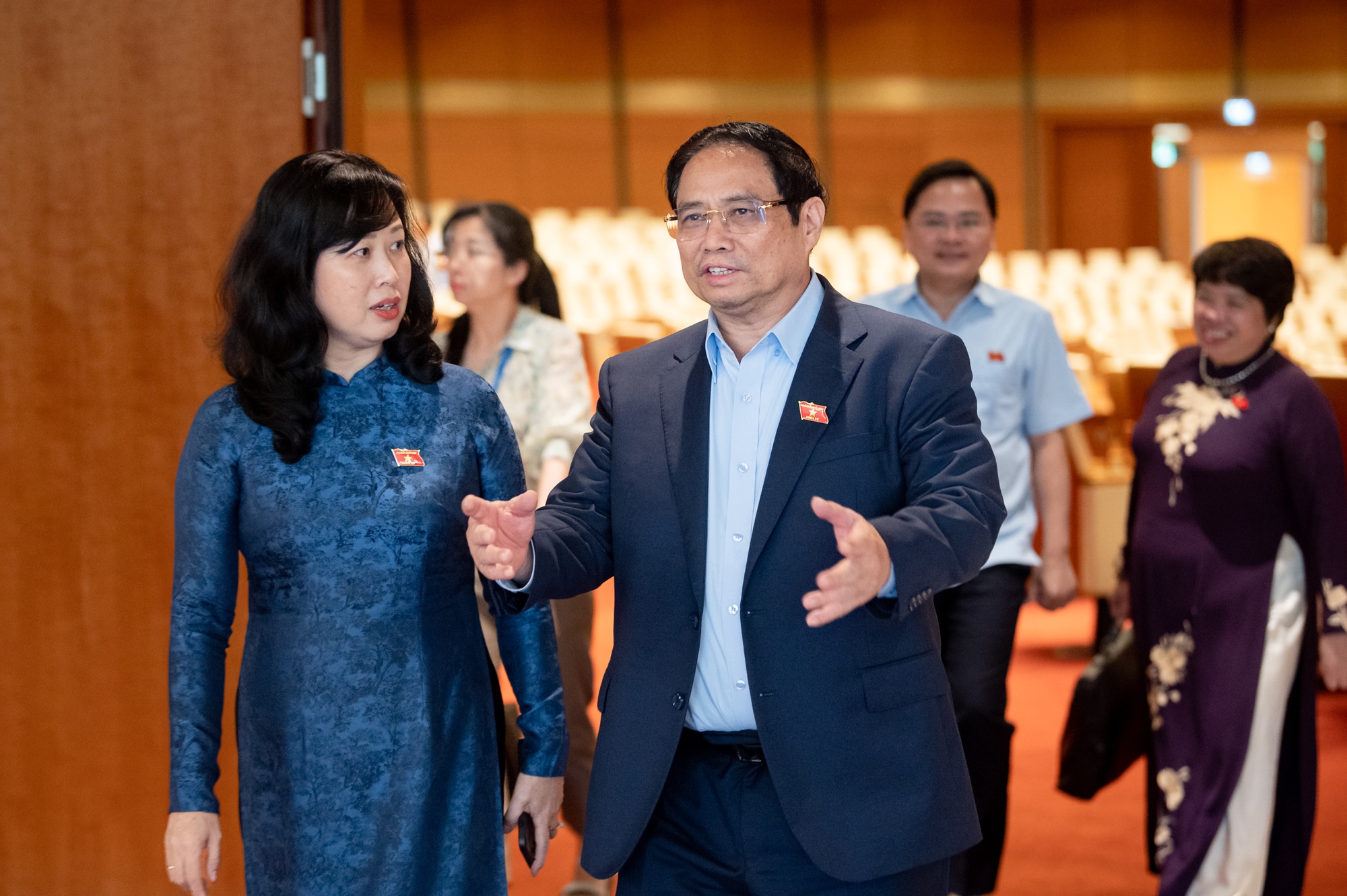 Quốc hội thảo luận toàn thể về kinh tế -xã hội: Những vấn đề nào sẽ &quot;nóng&quot; nghị trường? - Ảnh 1.