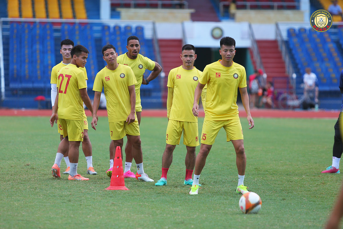 Tin tối (30/5): HLV Troussier nhắm 6 cầu thủ Đông Á Thanh Hoá  - Ảnh 1.