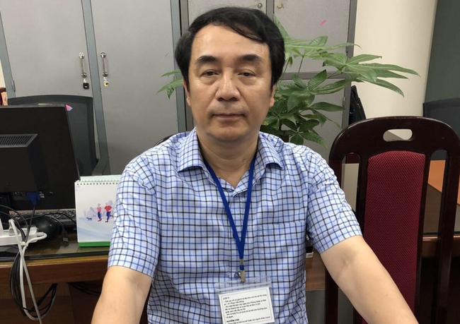 Vụ ông Trần Hùng: Bà bán đồ ăn sáng cũng tham gia bán sách giả - Ảnh 1.