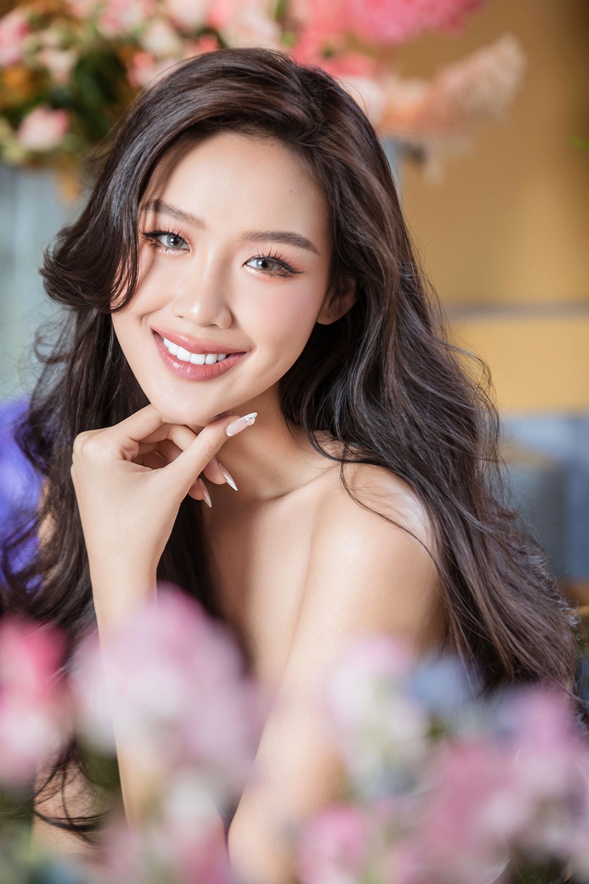 Mỹ nhân Cần Thơ chân dài 1,23m xinh đẹp, cuốn hút như công chúa giữa vườn hoa - Ảnh 5.