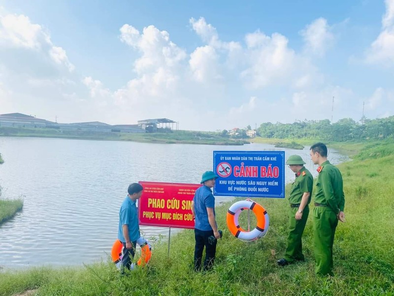 Tặng 3.200 vé tập bơi miễn phí cho học sinh có hoàn cảnh khó khăn - Ảnh 1.