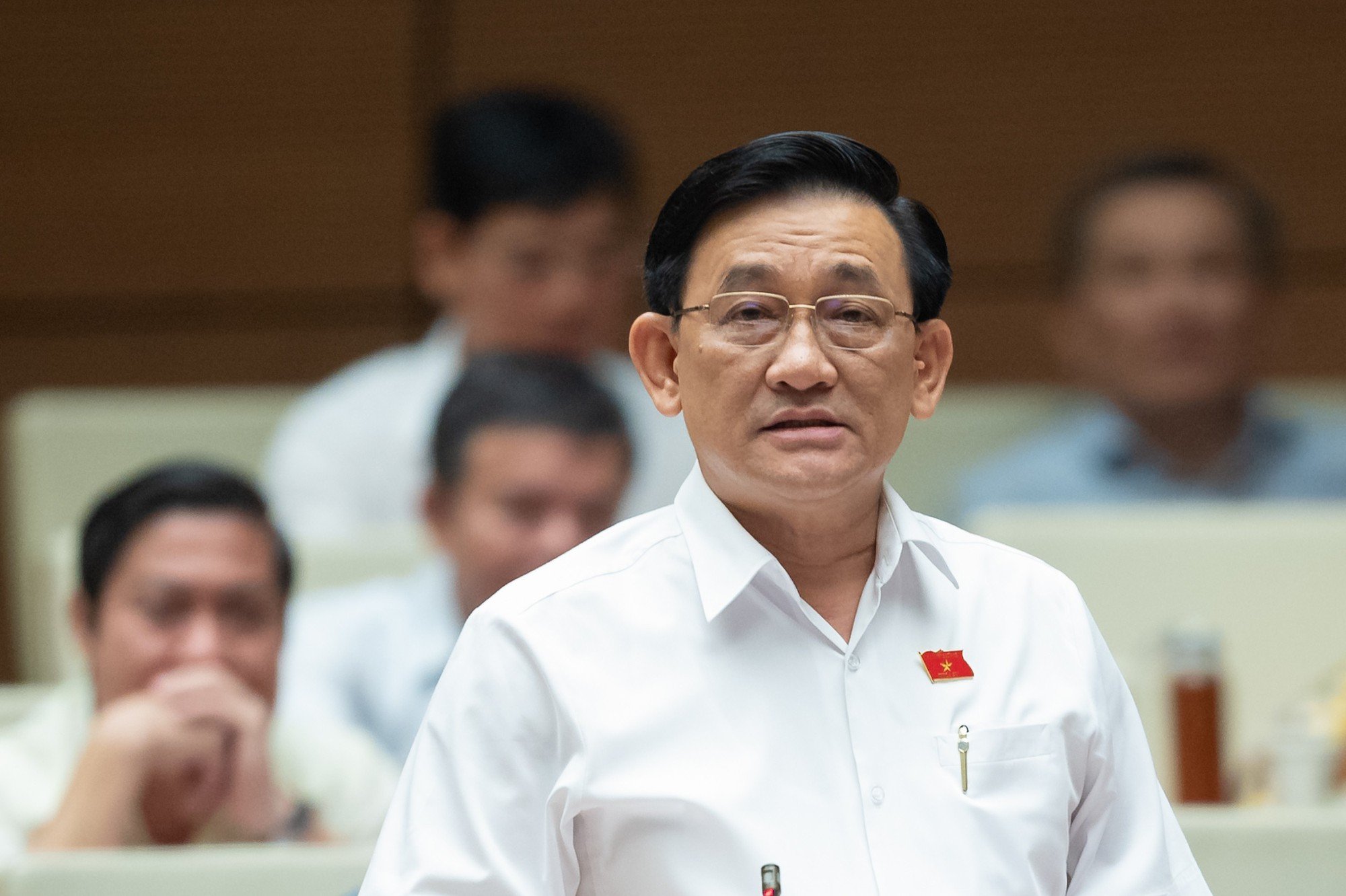 Đại biểu Quốc hội: Bảo vệ cán bộ dám nghĩ, dám làm là “bất khả thi” - Ảnh 1.