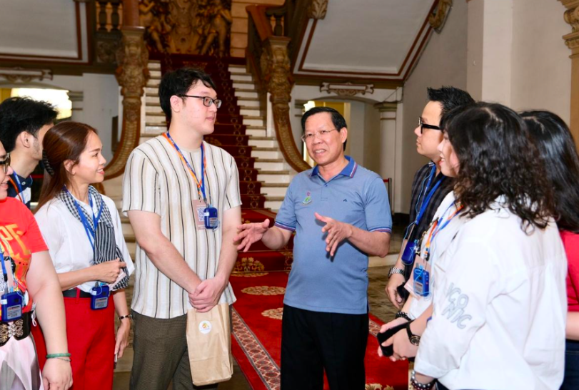 Du lịch thu 24.000 tỷ đồng dịp nghỉ lễ 30/4, nhiều tỉnh đón lượng khách bùng nổ - Ảnh 2. Du lịch thu 24.000 tỷ đồng dịp nghỉ lễ 30/4, nhiều tỉnh đón lượng khách bùng nổ - Ảnh 2.