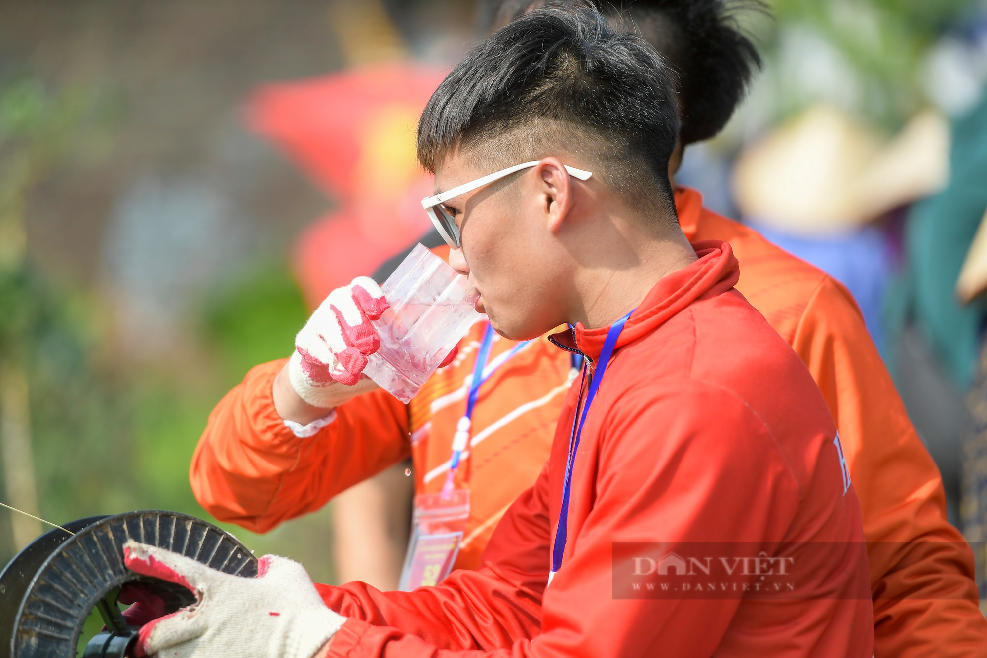 Độc đáo hội thi thả diều &quot;ngàn năm tuổi&quot; ở ngoại thành Hà Nội - Ảnh 11.