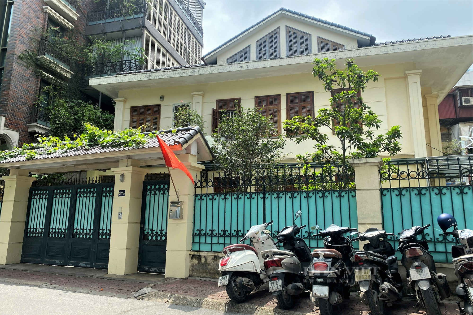 Cận cảnh hàng loạt biệt thự cổ trên đất vàng Thủ đô chỉ cho thuê, không bán - Ảnh 10.