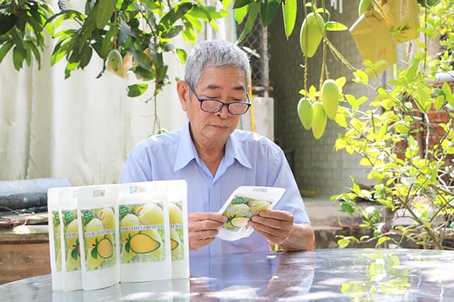 Một ông nông dân Đồng Tháp &quot;biến&quot; trái xoài đặc sản thành thứ quà gì mà hễ nếm là vạn người mê? - Ảnh 1.