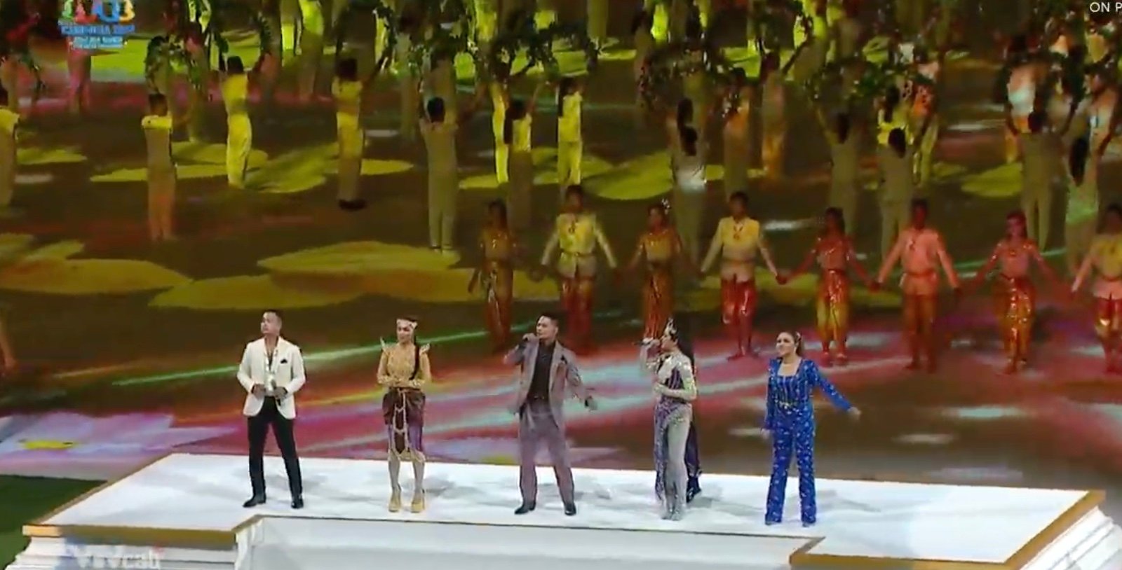 Lễ khai mạc SEA Games 32 khiến khán giả Đông Nam Á choáng ngợp - Ảnh 6.