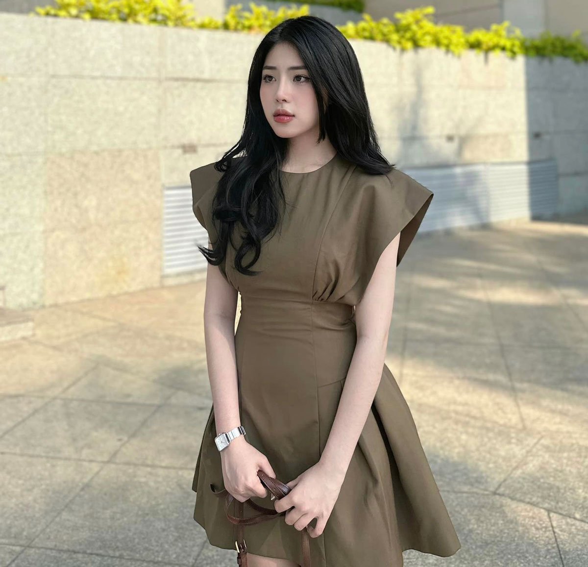 Ngắm nhan sắc bạn gái hot girl của Nguyễn Quốc Việt - Ảnh 1.