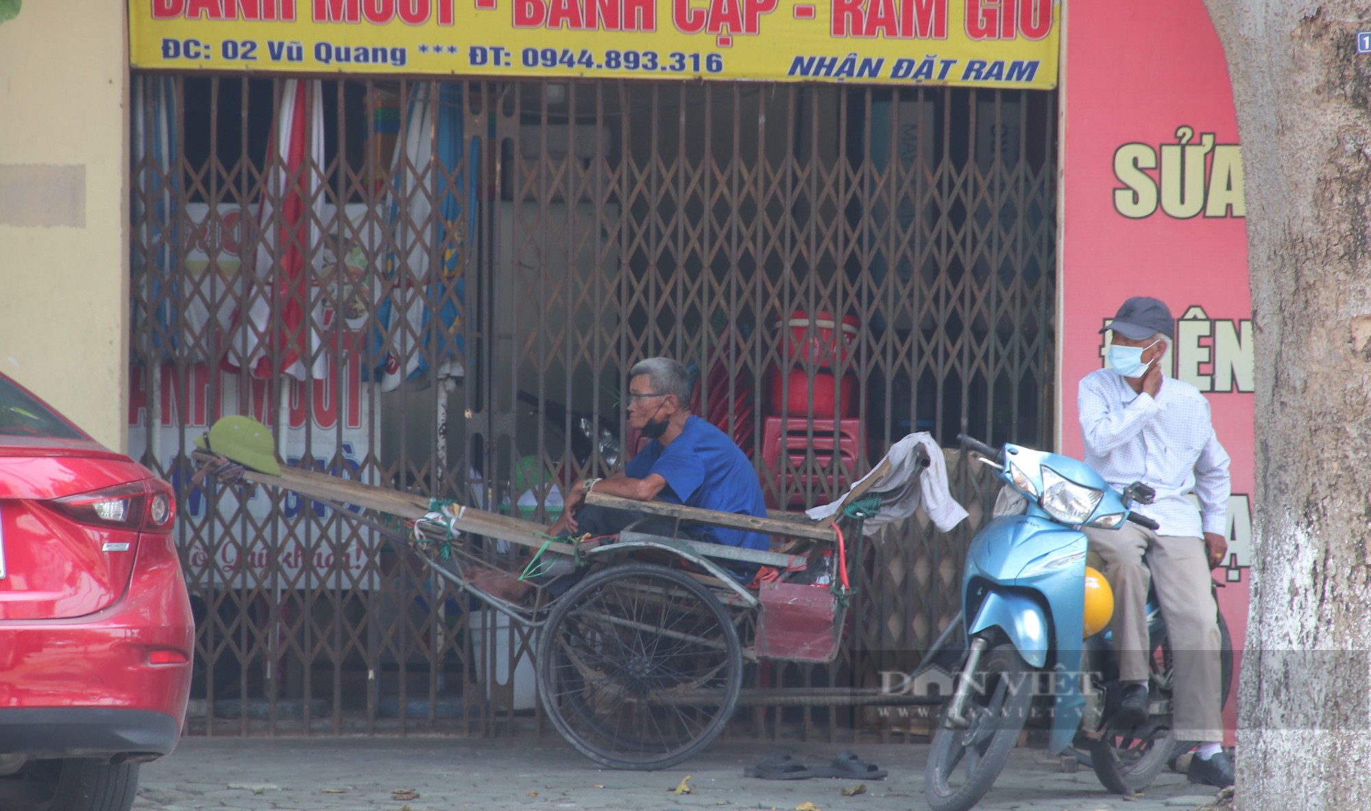 Hà Tĩnh: Lao động nghèo mệt “bở hơi tai” khi chống chọi với trời nắng nóng khốc liệt - Ảnh 11.