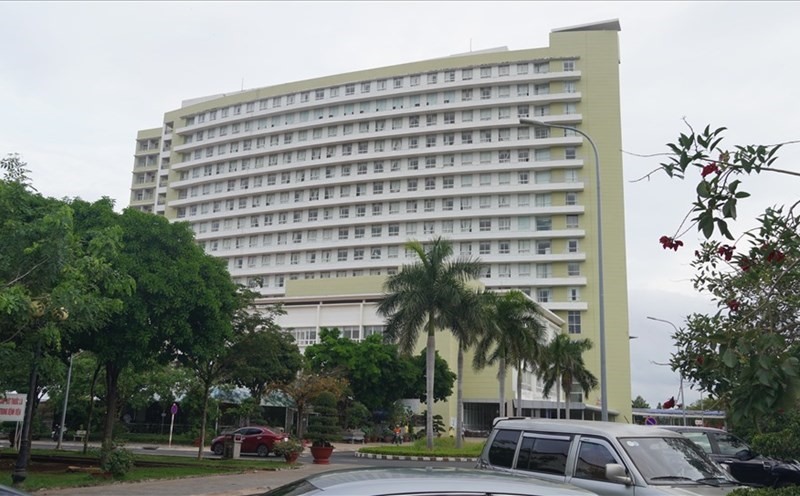 Nổ súng trong đêm, 4 người nhập viện - Ảnh 2.