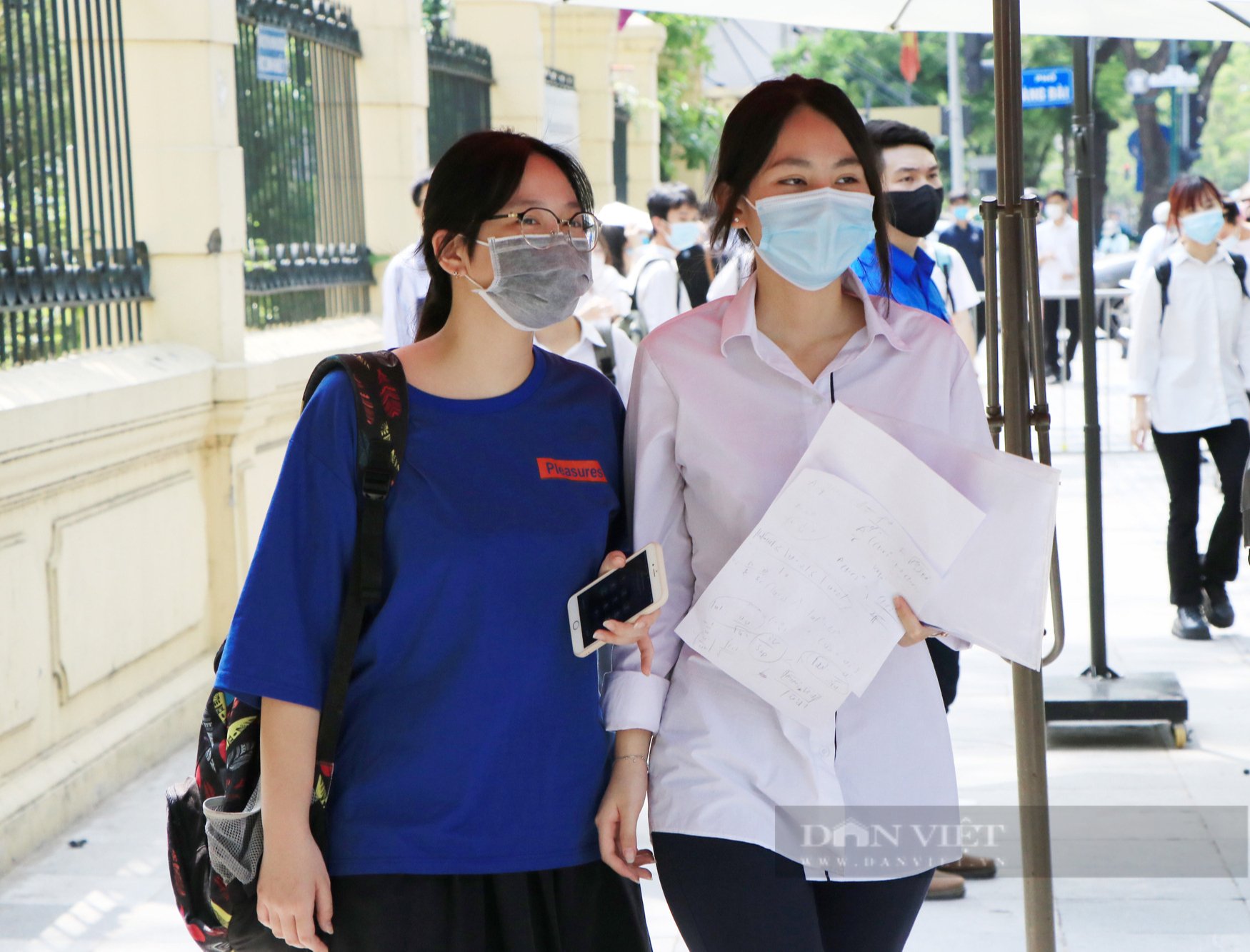 Thi tốt nghiệp THPT năm 2023: Có 383.783 thí sinh đăng ký dự thi, hơn 85% chỉ xét tốt nghiệp - Ảnh 1.