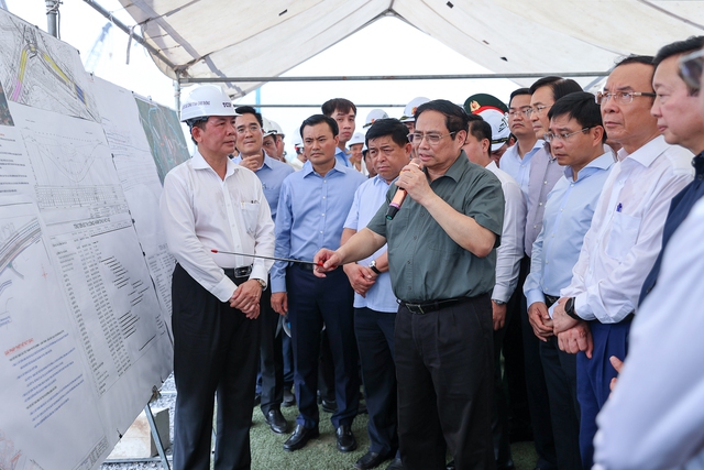Thủ tướng yêu cầu nóng với các Bộ trưởng, Thủ trưởng cơ quan ngang bộ, Chủ tịch UBND tỉnh, thành phố - Ảnh 1.