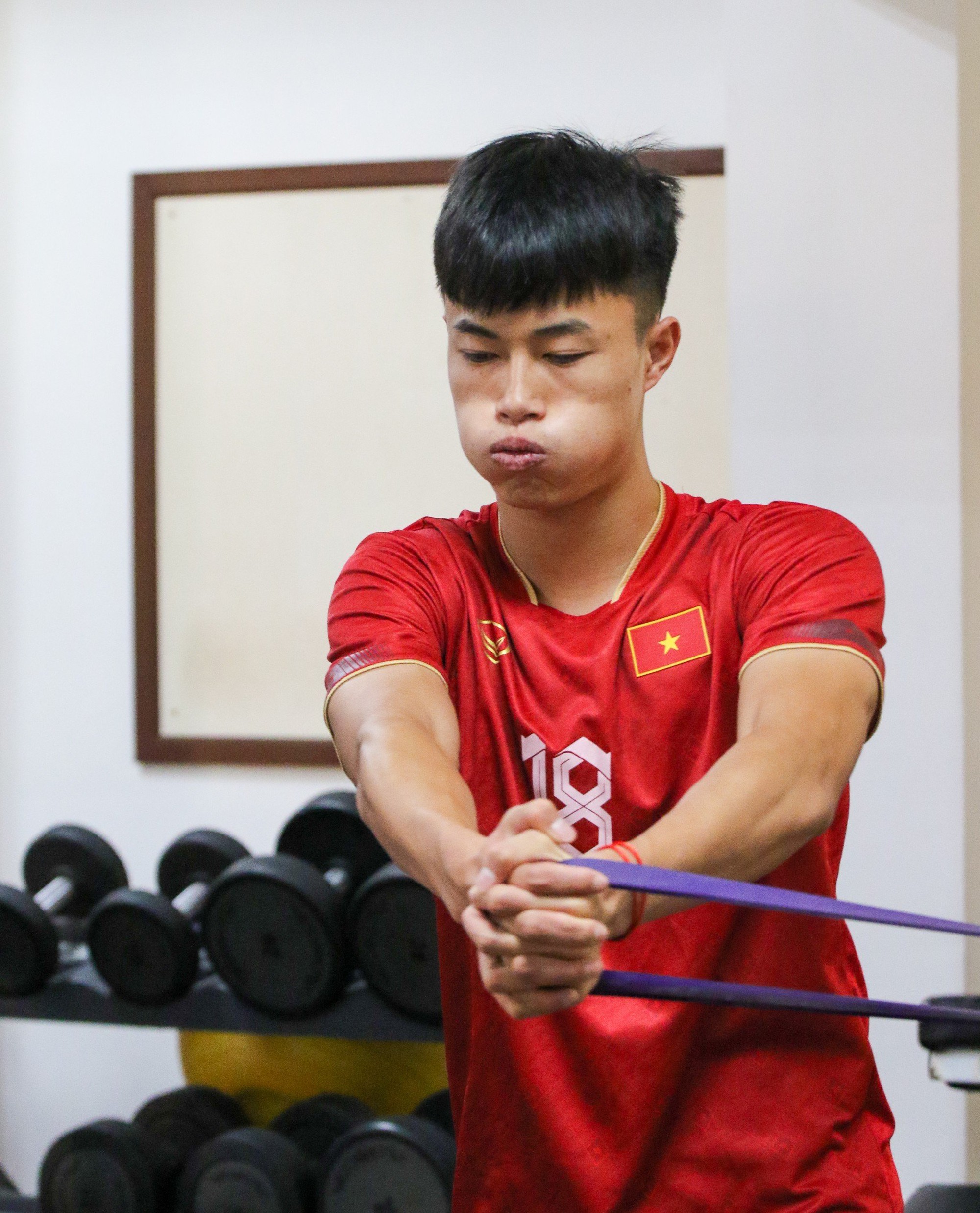 Các cầu thủ U22 tích cực phục hồi thể lực chuẩn bị cho trận đấu vs U22 Malaysia - Ảnh 4.