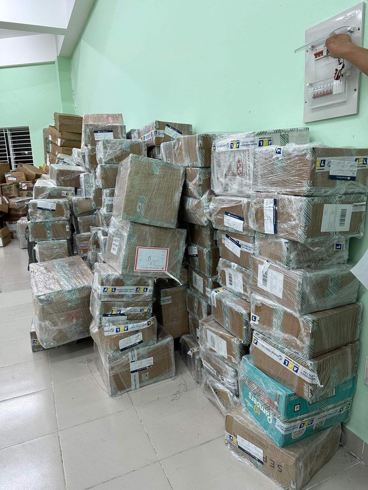 Công an TP.HCM triệt phá nhiều đường dây phát hành, mua bán hóa đơn trên toàn quốc, nâng khống giá trị hàng chục nghìn tỷ - Ảnh 2.