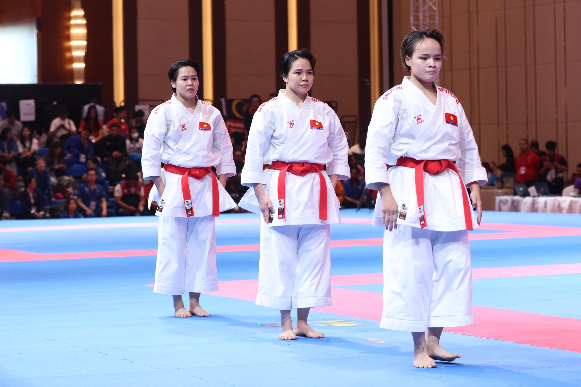 Bảng tổng sắp huy chương SEA Games 32 ngày 6/5: Karate giành 2 HCV kata đồng đội - Ảnh 4.