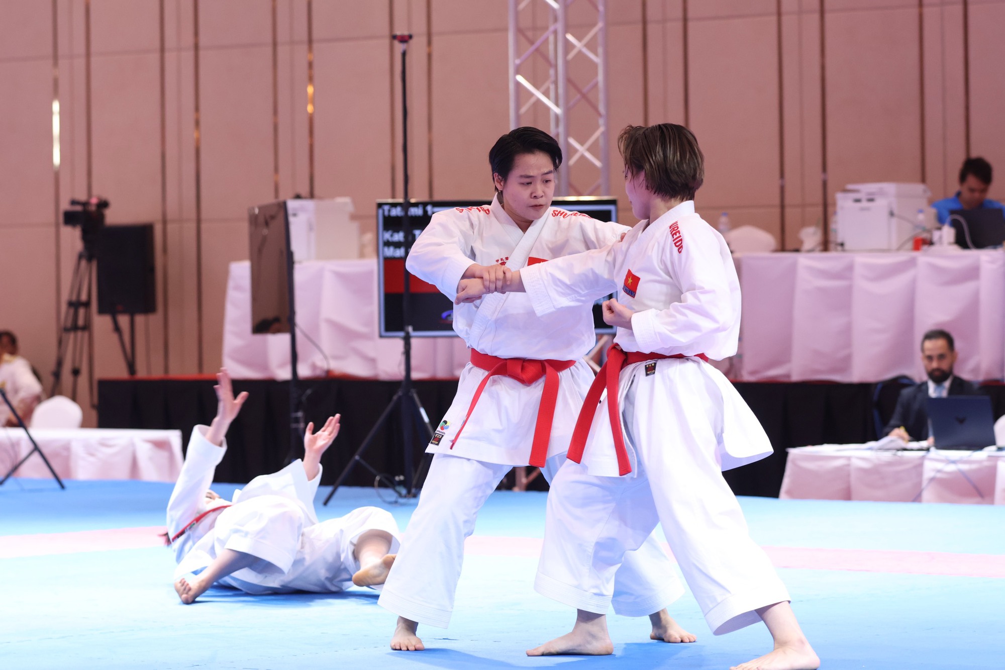 Bảng tổng sắp huy chương SEA Games 32 ngày 6/5: Karate giành 2 HCV kata đồng đội - Ảnh 5.