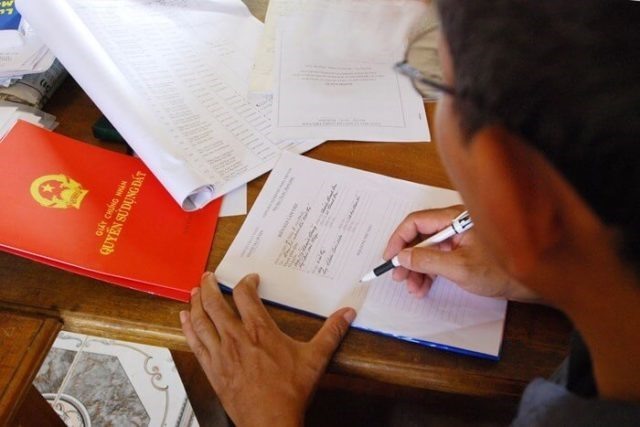Các khoản tiền phải nộp khi làm Sổ đỏ năm 2023 - Ảnh 1.
