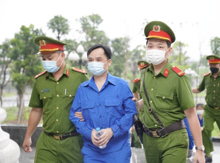 Xét xử Chủ tịch Louis Đỗ Thành Nhân vì “lùa gà” cổ phiếu, thu lời bất chính gần 154 tỷ đồng - Ảnh 1.