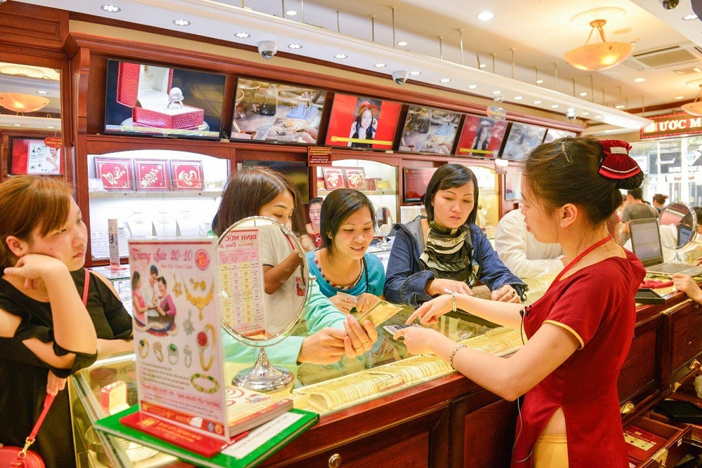 Nhu cầu tiêu thụ vàng tại Việt Nam đã giảm đi 12% trong quý I/2023. Ảnh: T.L