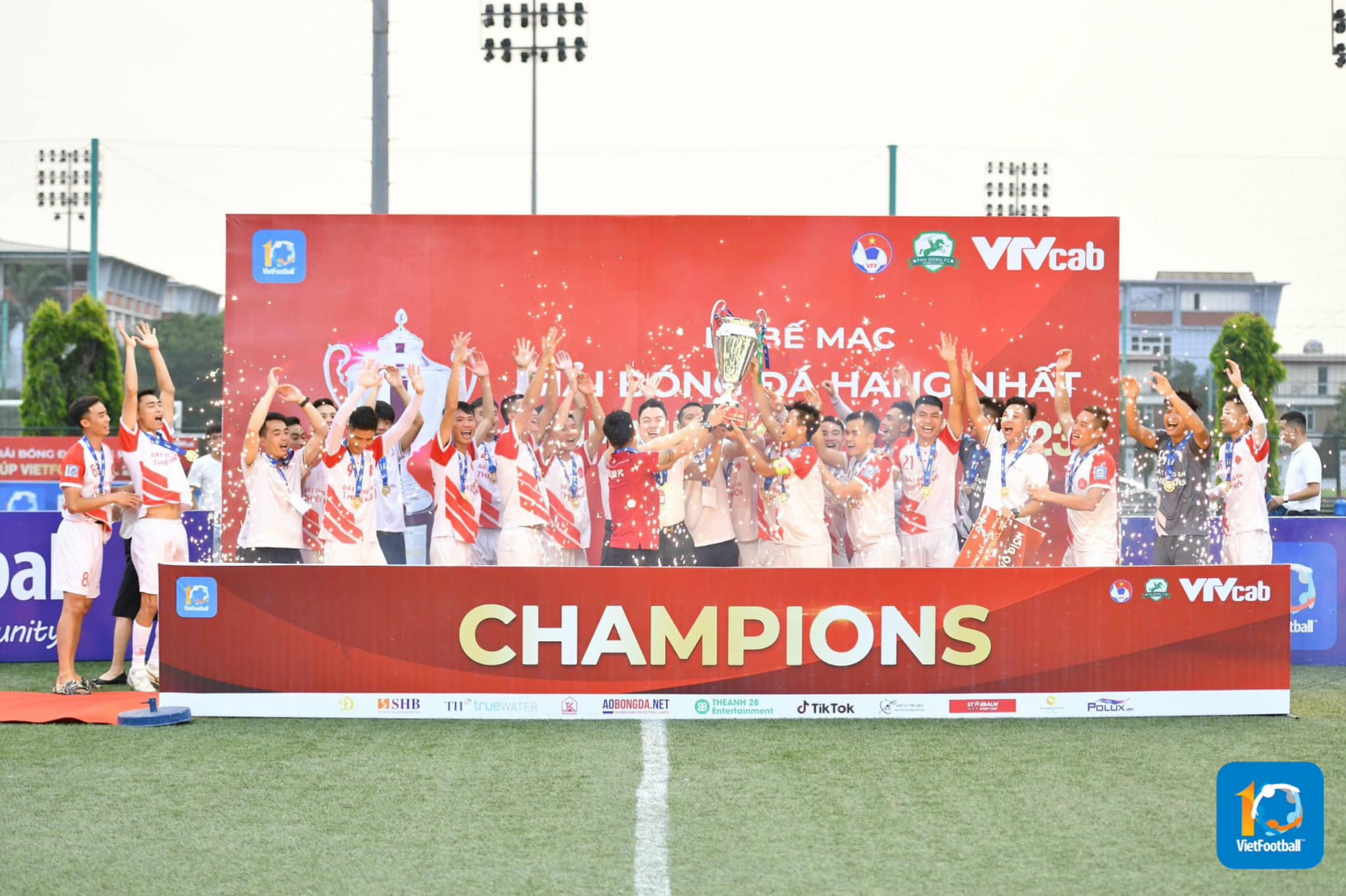 Vô địch HL1-S7, FC Thiên Khôi thiết lập kỳ tích “khủng” - Ảnh 1.