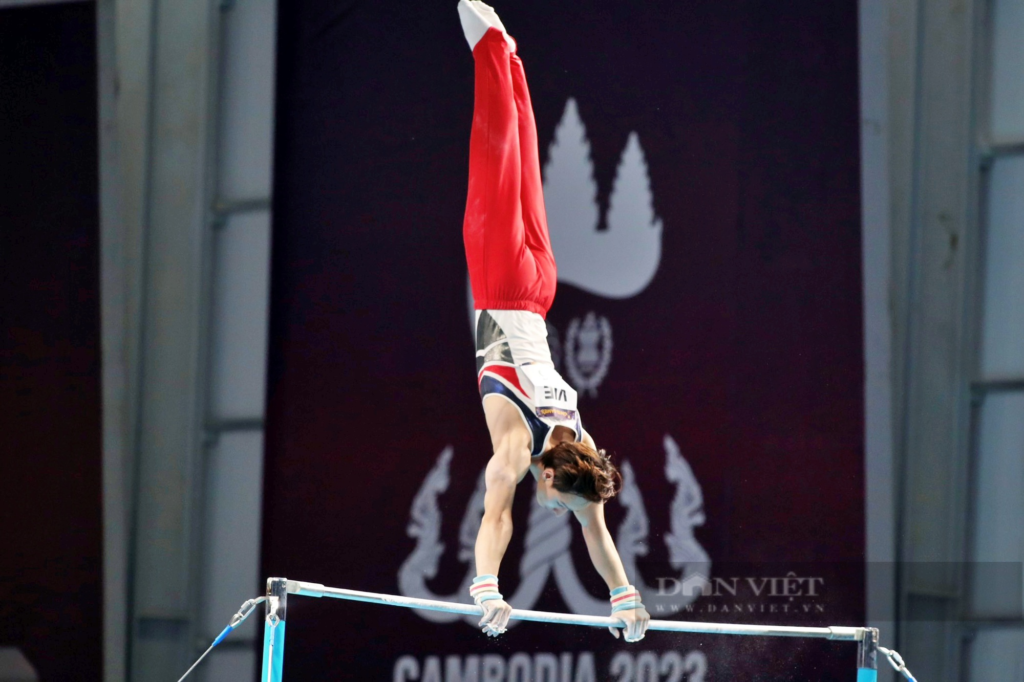 Ảnh: Đinh Phương Thành toả sáng giành HCV xà đơn SEA Games 32 - Ảnh 4.