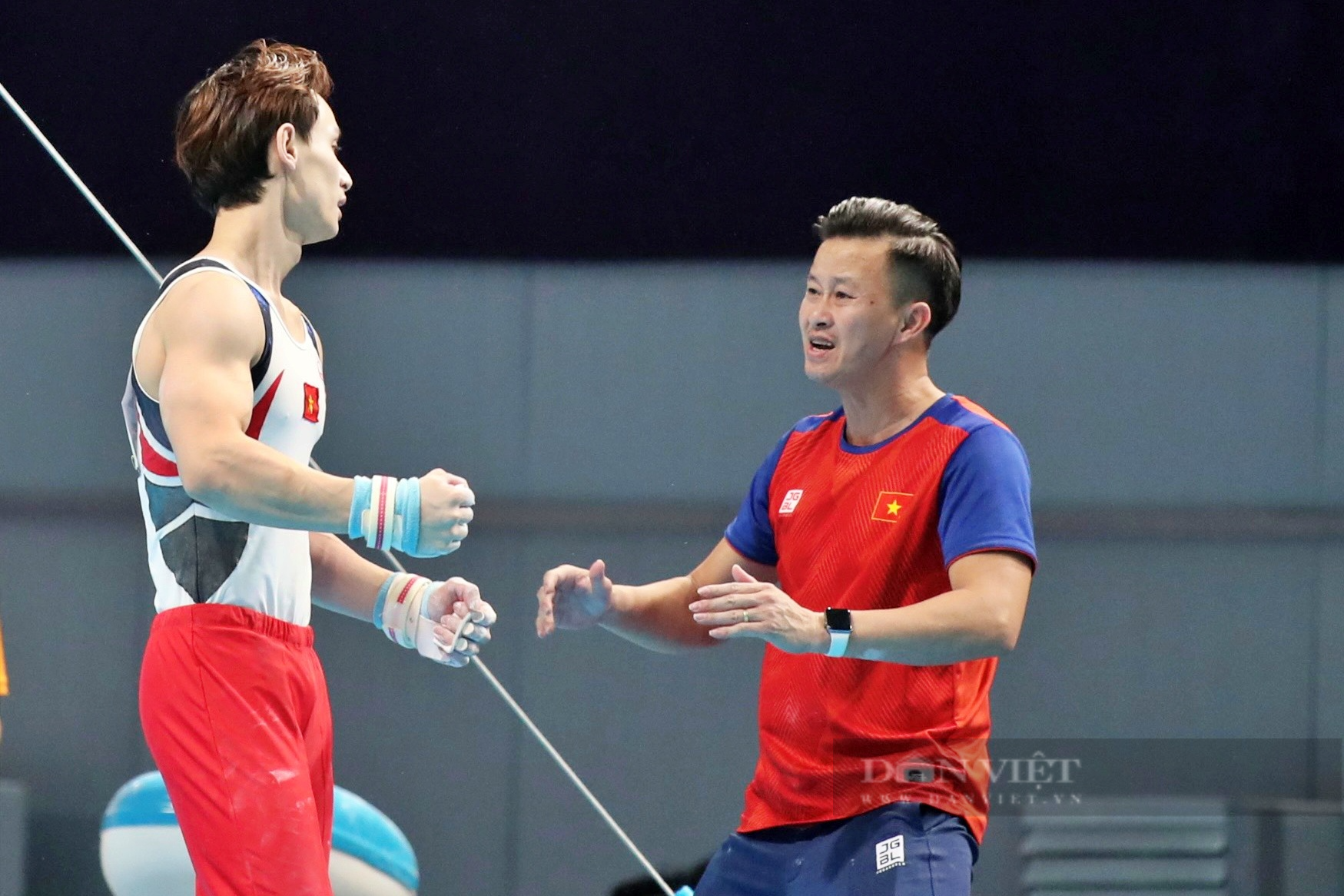 Ảnh: Đinh Phương Thành toả sáng giành HCV xà đơn SEA Games 32 - Ảnh 7.
