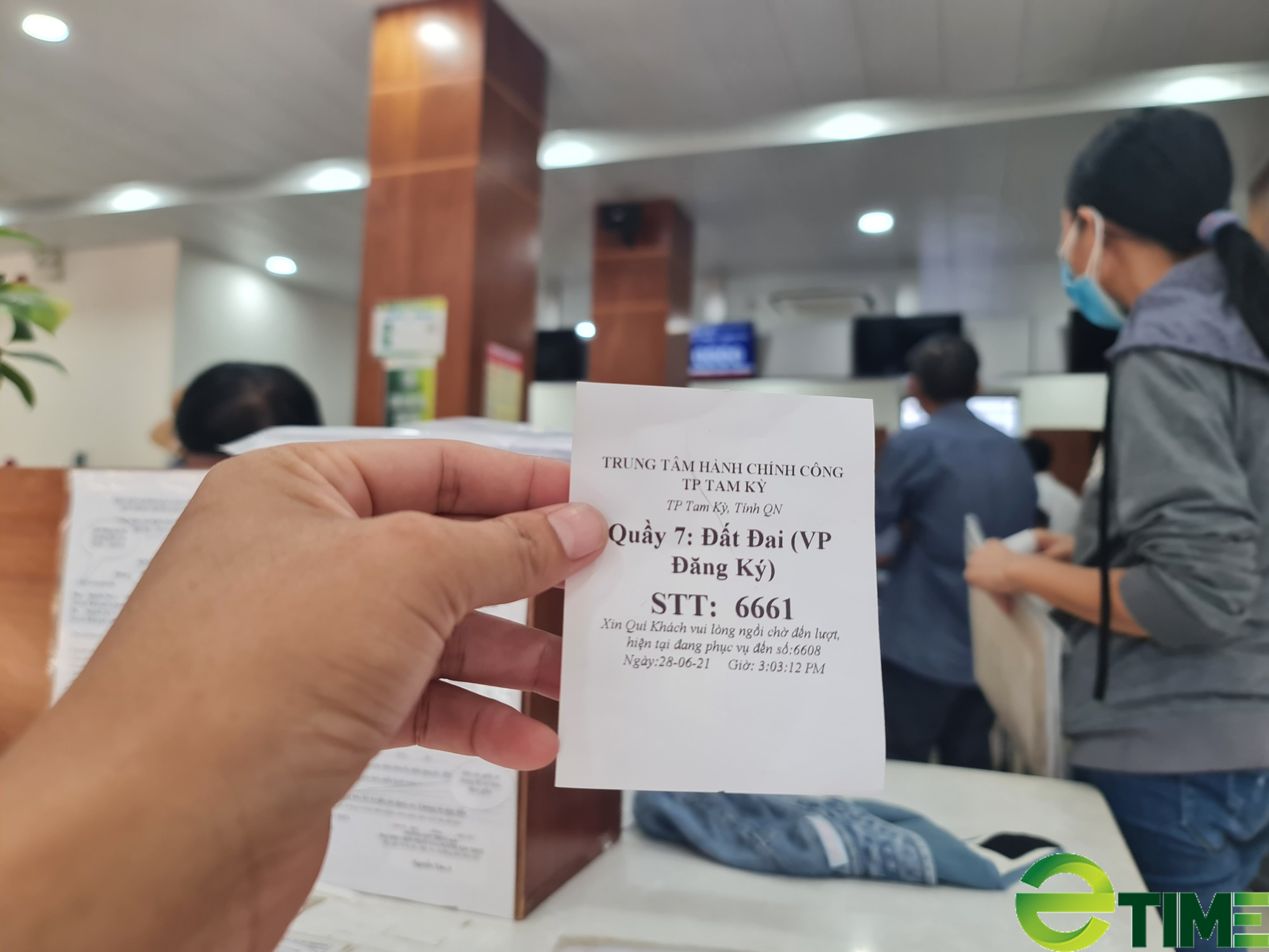 Quảng Nam yêu cầu cán bộ, công chức khắc phục tình trạng đùn đẩy trách nhiệm gây chậm trễ về cải cách hành chính - Ảnh 1. Quảng Nam yêu cầu cán bộ, công chức khắc phục tình trạng đùn đẩy trách nhiệm gây chậm trễ về cải cách hành chính - Ảnh 1.