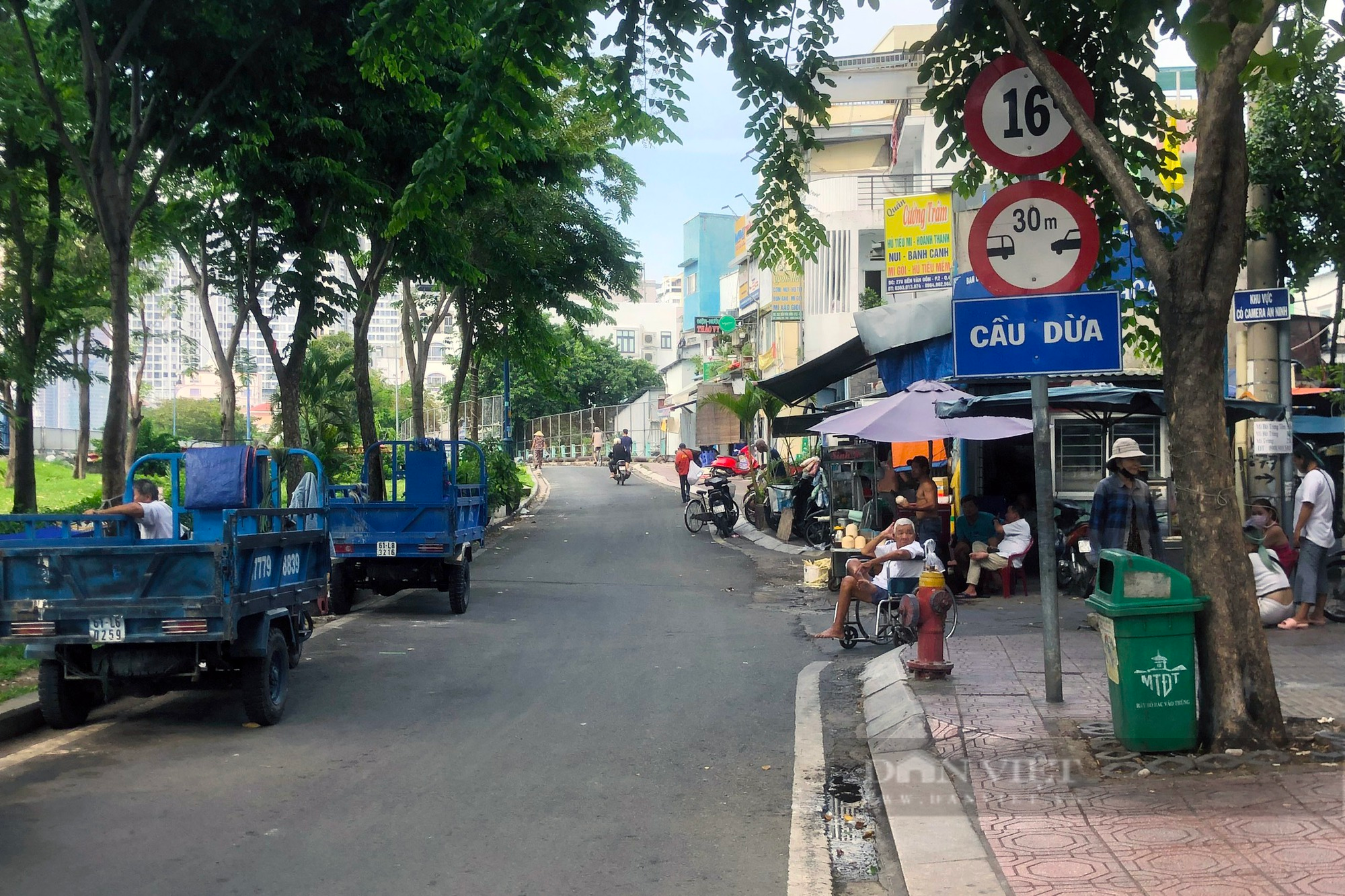 Cận cảnh cây cầu ở TP.HCM xuất hiện nhiều vết nứt - Ảnh 7.