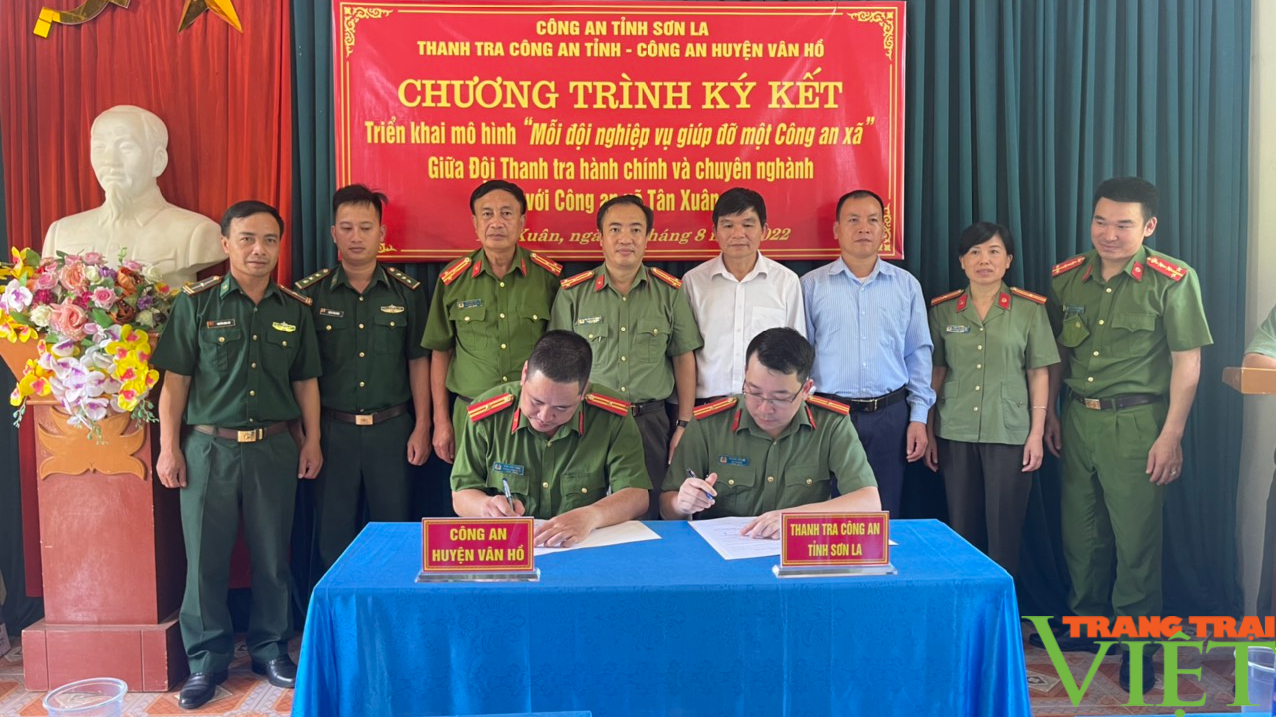 Để luôn xứng đáng là "tai mắt của trên, người bạn của dưới" - Ảnh 3. Để luôn xứng đáng là "tai mắt của trên, người bạn của dưới" - Ảnh 3.